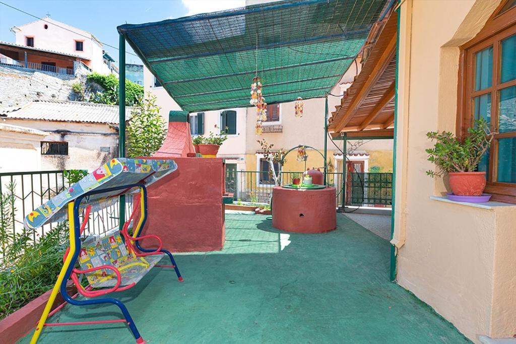 Fay'S Barbeque Garden House -Family Activities Corfu Port Apartman Kültér fotó